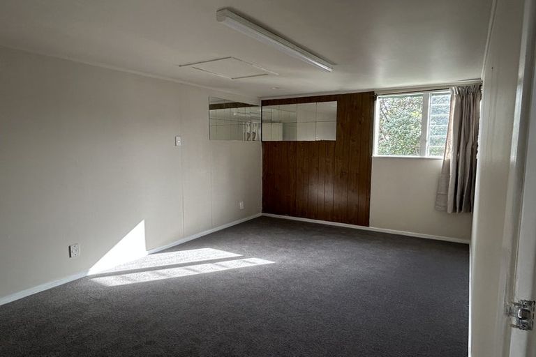 Photo of property in 20 Kauri Glen Road, Northcote, Auckland, 0627