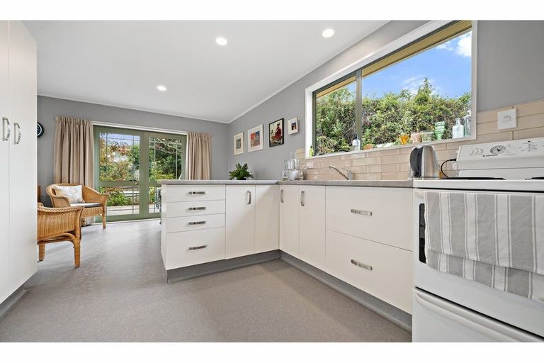 Photo of property in 8 Tau Crescent, Diamond Harbour, 8972