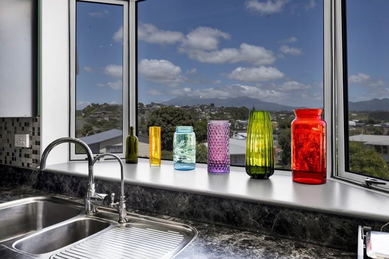 Photo of property in 5 Scott Street, Moturoa, New Plymouth, 4310