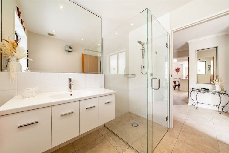 Photo of property in 78c Wyndrum Avenue, Waterloo, Lower Hutt, 5011