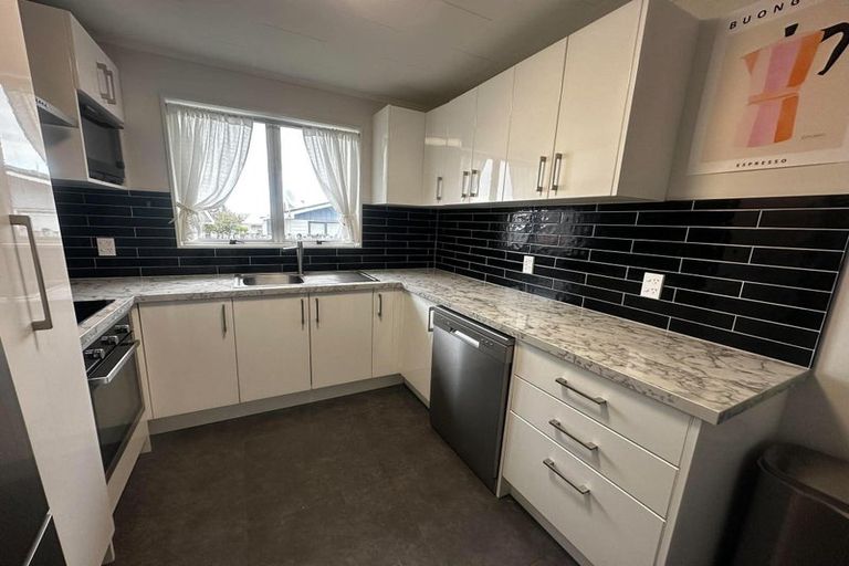 Photo of property in 172 Major Drive, Kelson, Lower Hutt, 5010