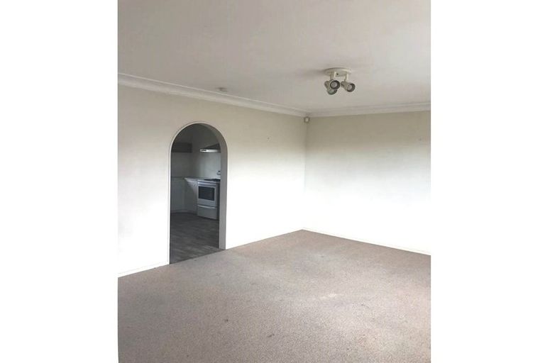 Photo of property in 2/34a Kelvin Road, Papakura, 2110