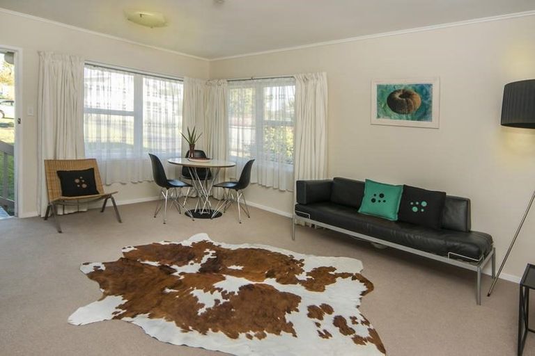 Photo of property in 2/5 Eban Avenue, Hillcrest, Auckland, 0627