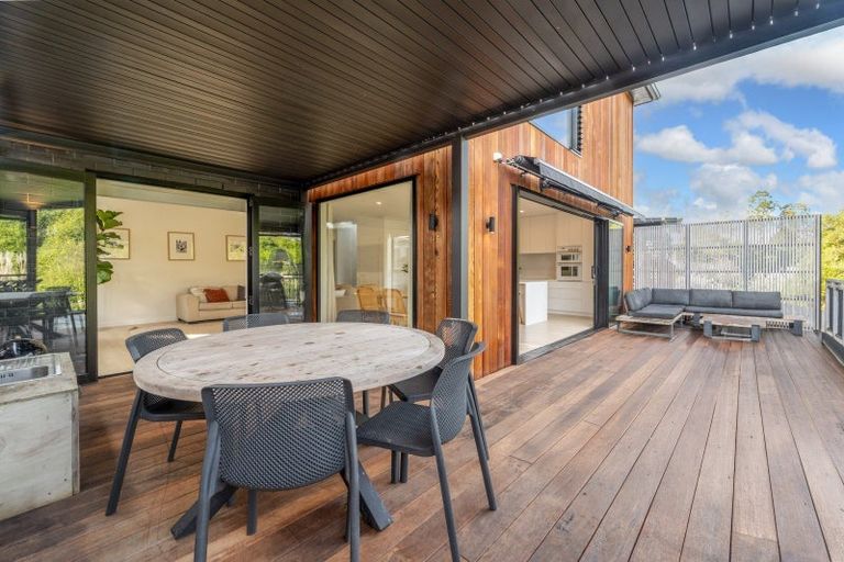 Photo of property in 25a Marvon Downs Avenue, Pakuranga Heights, Auckland, 2010