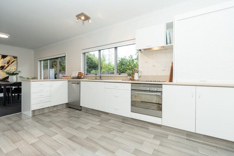 Photo of property in 2 Clements Crescent, Queenwood, Hamilton, 3210