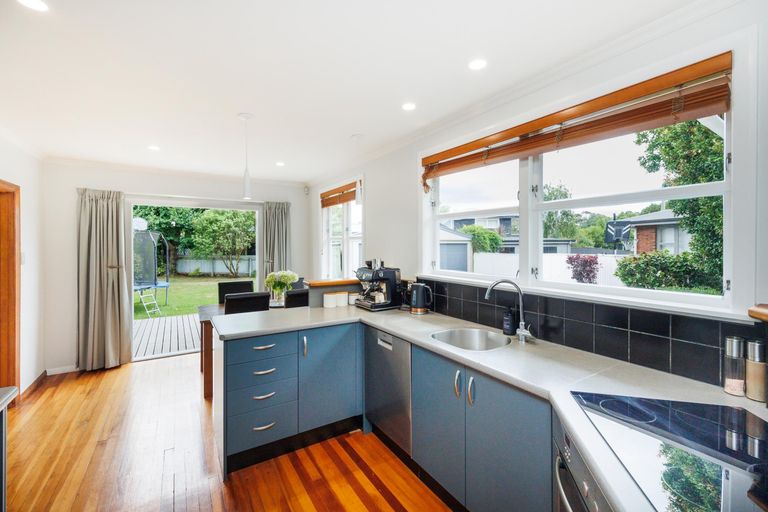 Photo of property in 3 Buick Crescent, Awapuni, Palmerston North, 4412