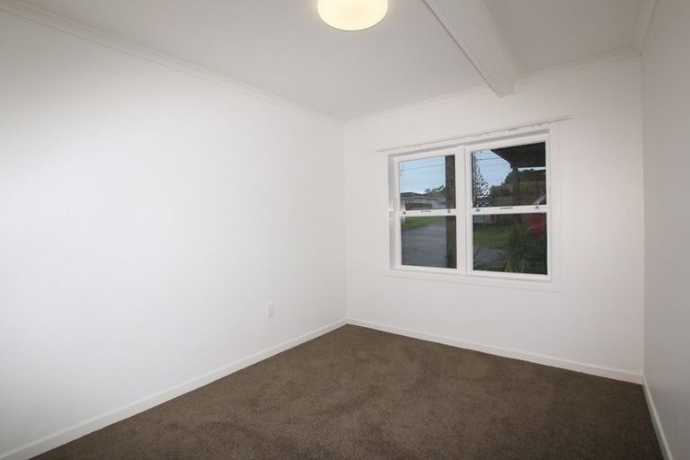 Photo of property in 306 Sunset Road, Windsor Park, Auckland, 0632