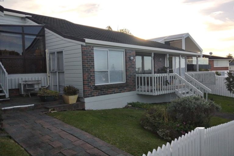 Photo of property in 1/8 Pupuke Road, Hillcrest, Auckland, 0627