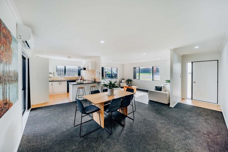 Photo of property in 4 Eloise Place, Clendon Park, Auckland, 2103