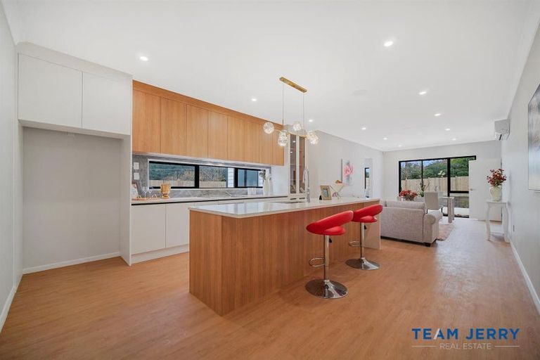 Photo of property in 30 Paihere Street, Huapai, Kumeu, 0810