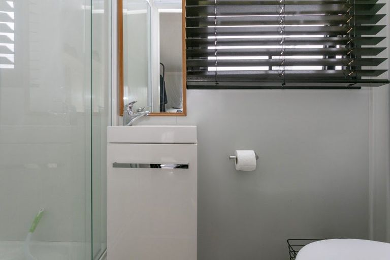 Photo of property in 43 Chesham Avenue, Waipahihi, Taupo, 3330