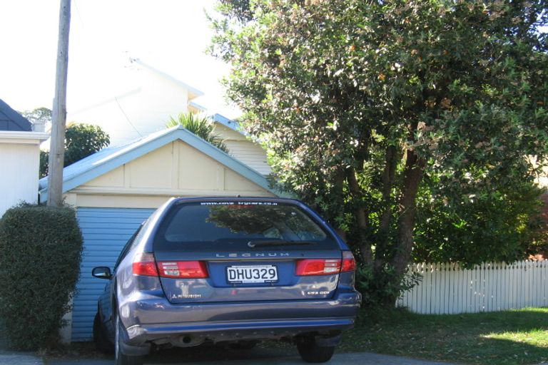 Photo of property in 22 Konini Street, Eastbourne, Lower Hutt, 5013