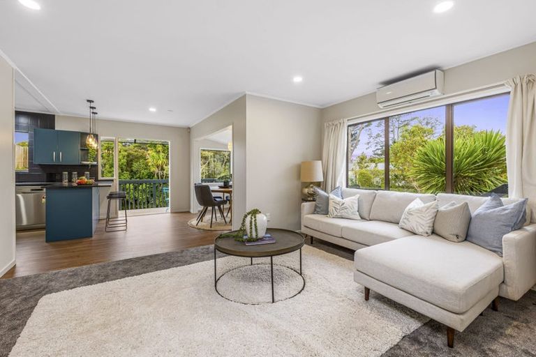 Photo of property in 14 Packham Place, Beach Haven, Auckland, 0626