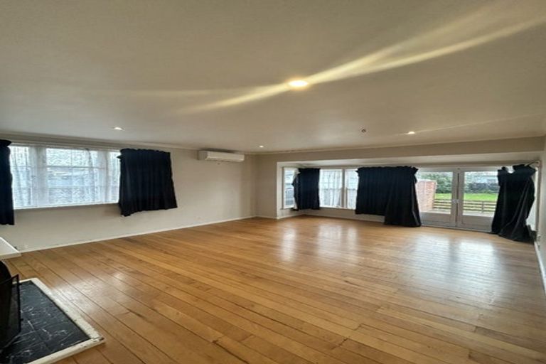 Photo of property in 641 Featherston Street, Roslyn, Palmerston North, 4414