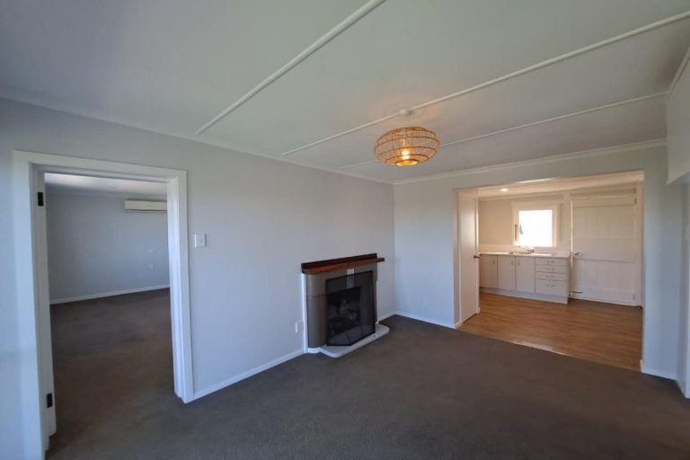 Photo of property in 16 Alberta Road, Glen Avon, New Plymouth, 4312