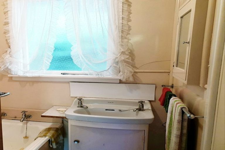 Photo of property in 18 Quail Crescent, Takamatua, 7581