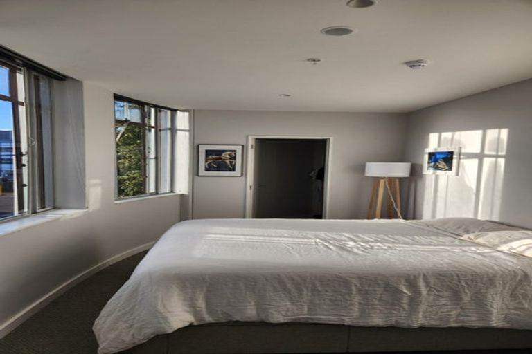 Photo of property in Unit 204,l2, 204/14 Laings Road, Hutt Central, Lower Hutt, 5010