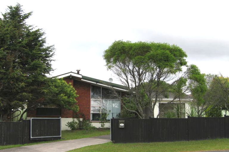 Photo of property in 21 Butterworth Drive, Glendene, Auckland, 0602