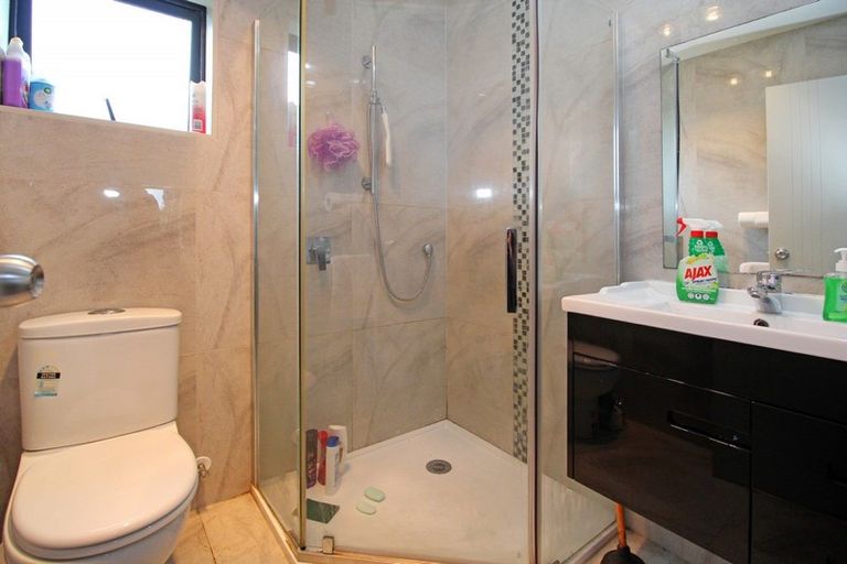 Photo of property in 16b Earlsworth Road, Mangere East, Auckland, 2024