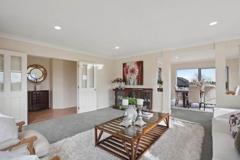 Photo of property in 11 Conacher Close, East Tamaki Heights, Auckland, 2016