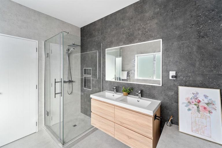 Photo of property in 7 Marlin Street, West Harbour, Auckland, 0618