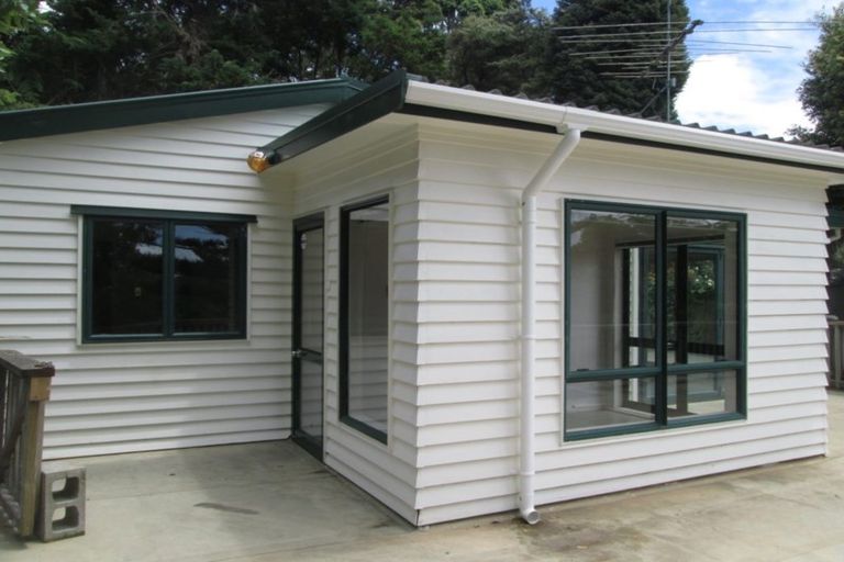 Photo of property in 223 Woodlands Park Road, Titirangi, Auckland, 0604