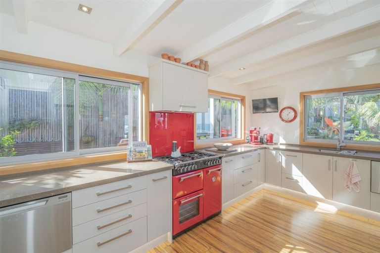 Photo of property in 22 Tairua Terrace, Tairua, 3508