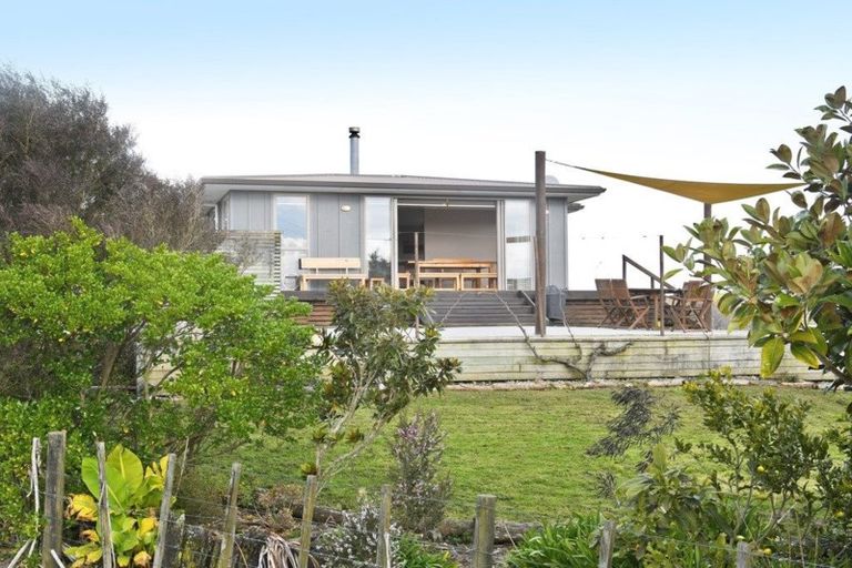 Photo of property in 301 Ranganui Road, Kaiwaka, 0573