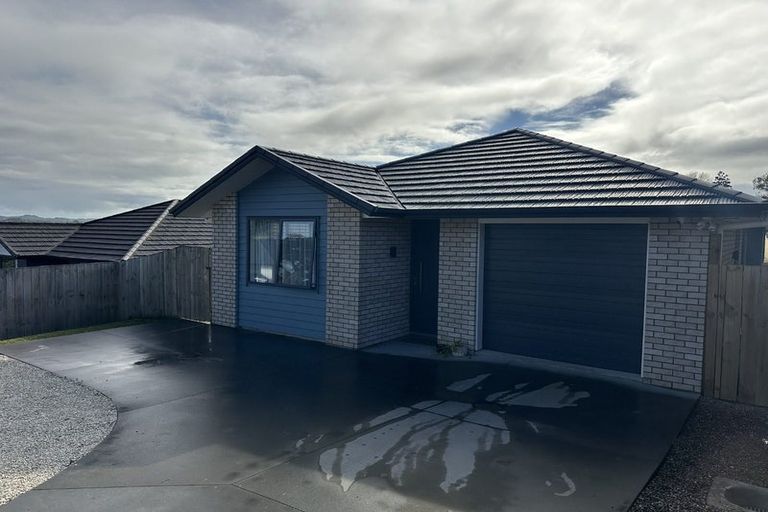 Photo of property in 16 Kawariki Road, Helensville, 0800