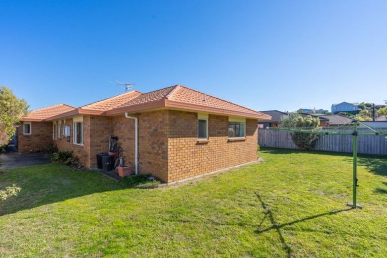 Photo of property in 35 Campion Road, Waikanae Beach, Waikanae, 5036