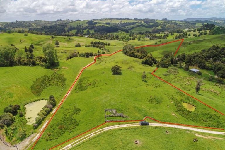 Photo of property in 1784 State Highway 12, Paparoa, 0571
