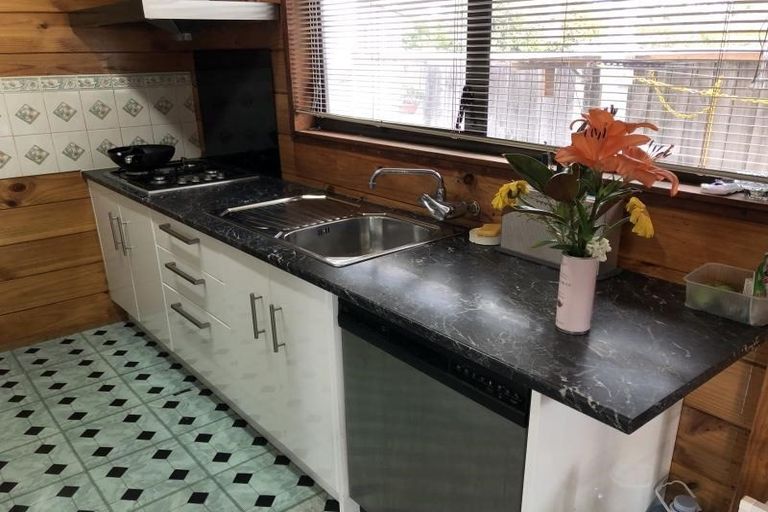 Photo of property in 2 Vincent Street, Waterloo, Lower Hutt, 5011