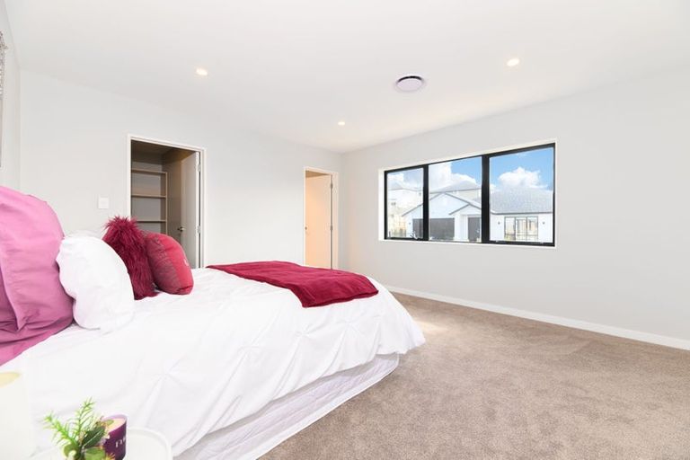 Photo of property in 5 Kate Duncan Drive, Swanson, Auckland, 0614