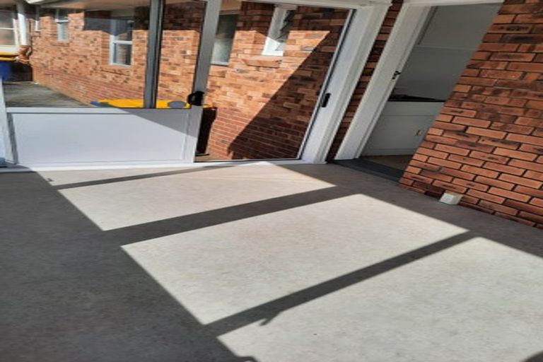 Photo of property in 3/200 Edmonton Road, Te Atatu South, Auckland, 0610