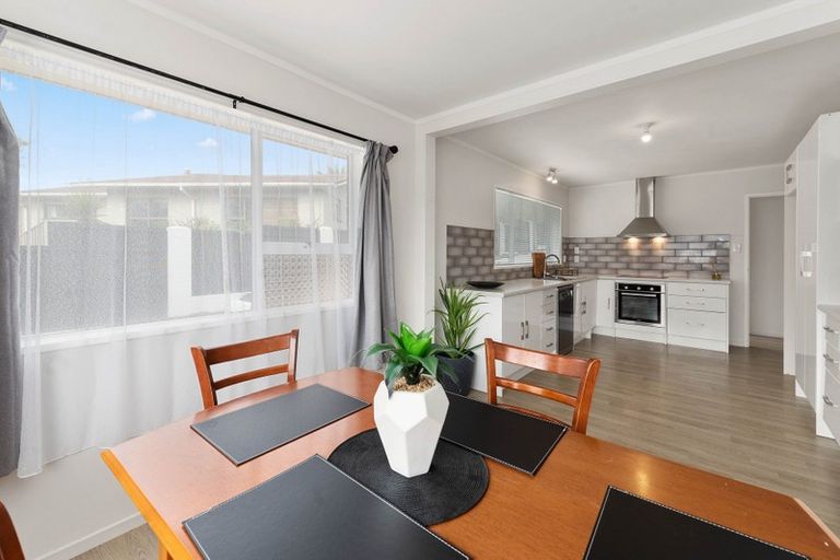 Photo of property in 49 Neri Crescent, Pomare, Rotorua, 3015