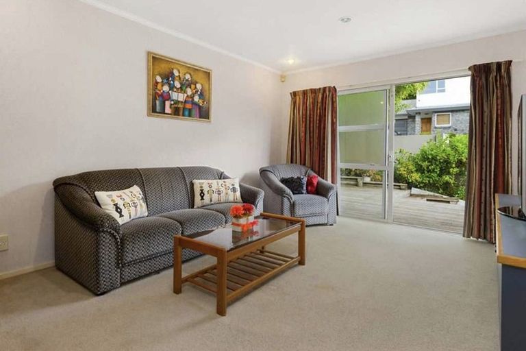 Photo of property in 76 Crestview Place, Browns Bay, Auckland, 0630