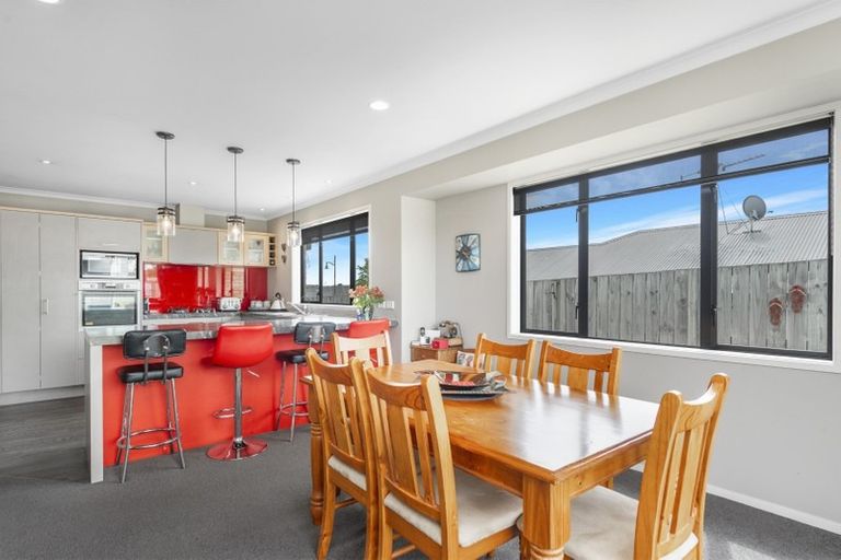 Photo of property in 19 Wiltshire Drive, Huntington, Hamilton, 3210