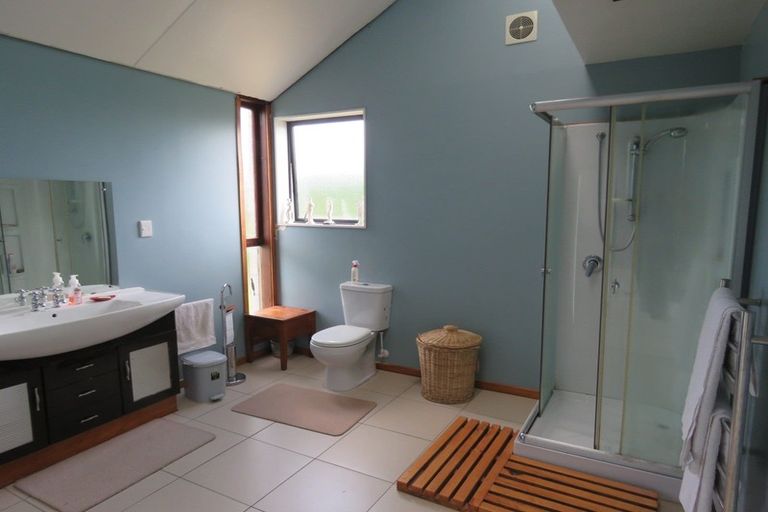 Photo of property in 10 Tokanui-haldane Road, Tokanui, 9884