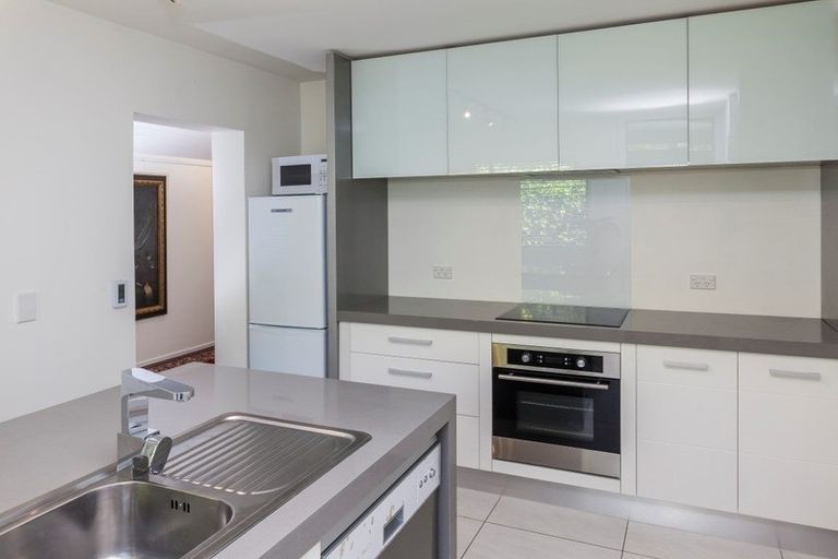 Photo of property in 94b Aikmans Road, Merivale, Christchurch, 8014