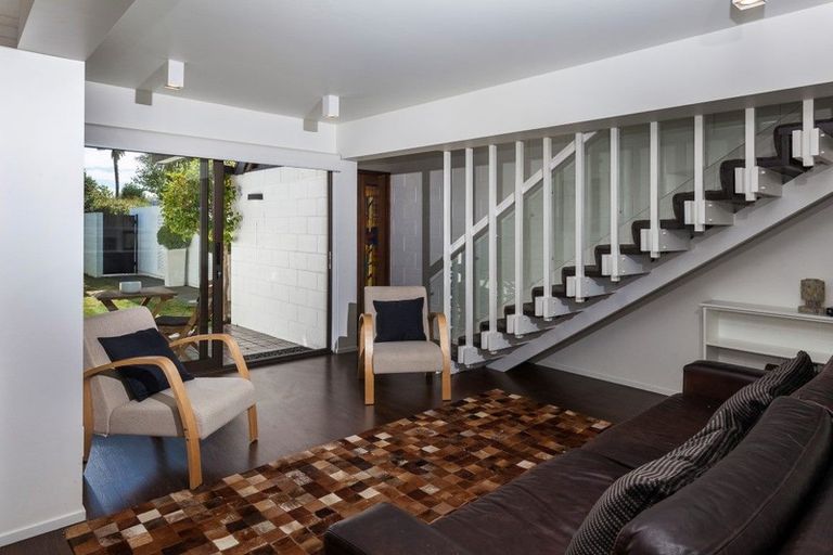 Photo of property in 94b Aikmans Road, Merivale, Christchurch, 8014