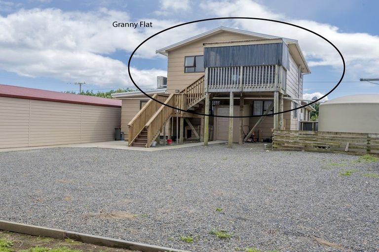 Photo of property in 55 Waikawa Beach Road, Manakau, Levin, 5573