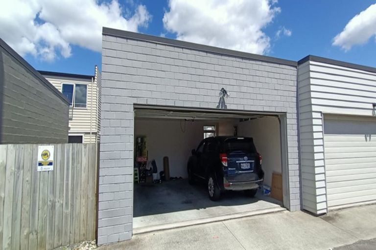 Photo of property in 25 Hakawai Avenue, Takanini, 2112