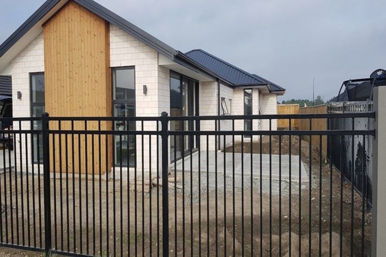 Photo of property in 112 Northmoor Boulevard, Rolleston, 7615