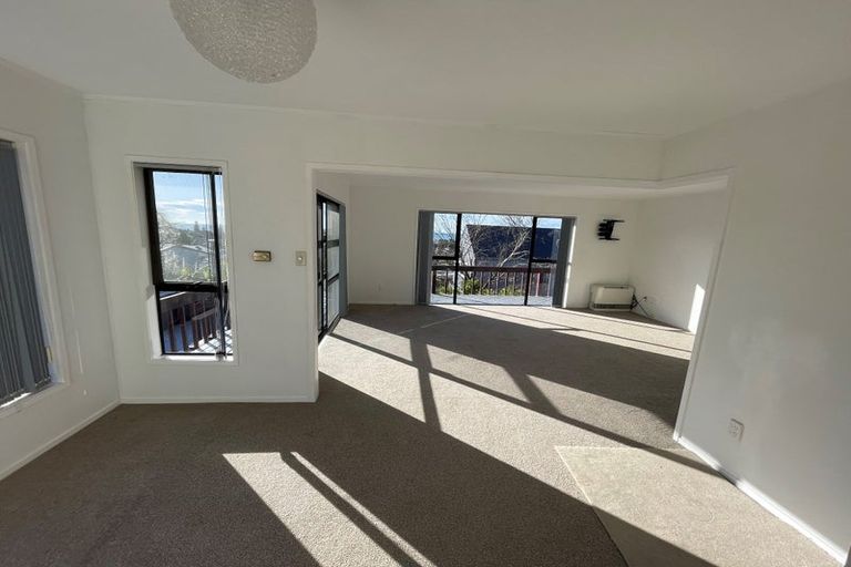 Photo of property in 11a Orewa Heights Crescent, Orewa, 0931