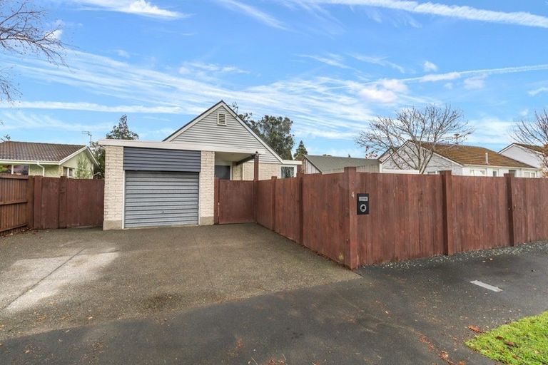 Photo of property in 4 Saunders Place, Redwood, Christchurch, 8051
