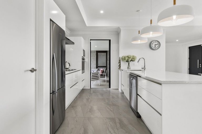 Photo of property in 15 Greystone Place, Omokoroa, 3114