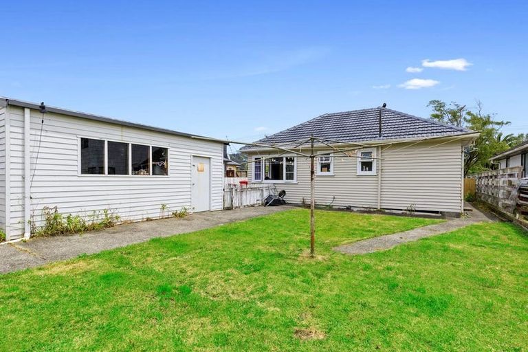 Photo of property in 114 Moohan Street, Wainuiomata, Lower Hutt, 5014