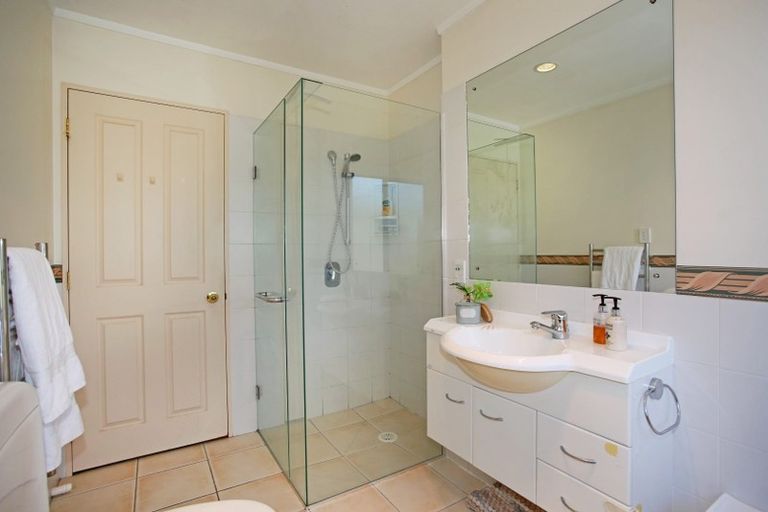 Photo of property in 35a Youngs Road, Papakura, 2110