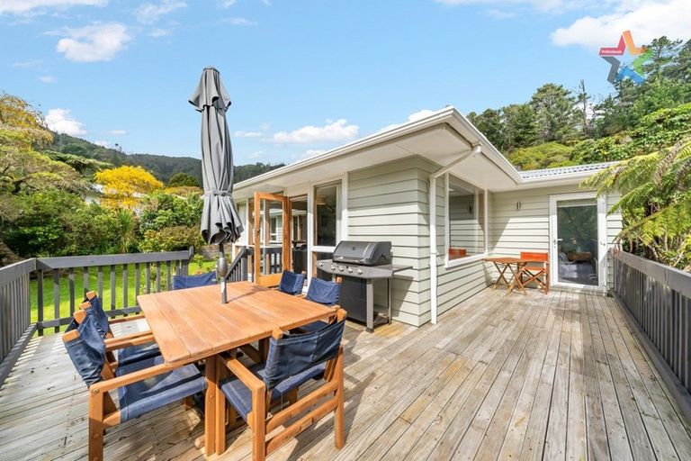 Photo of property in 98b Manuka Street, Stokes Valley, Lower Hutt, 5019