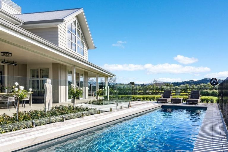 Photo of property in 26 Sandpiper Avenue, Point Wells, 0986